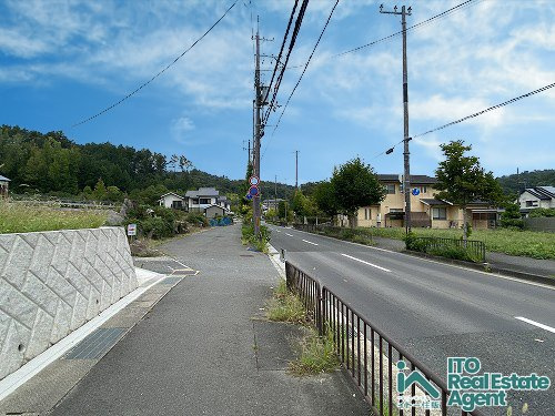 上賀茂本山 新築戸建(1号地)の前面道路含む現地写真