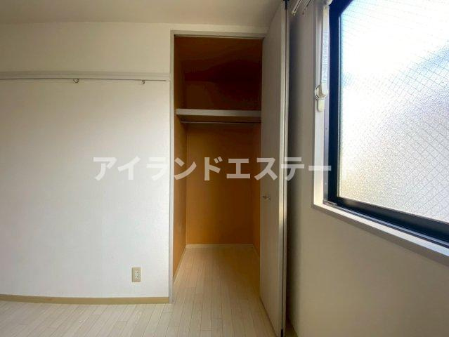 レヴィーユ　駅近　室内洗濯機置場　バストイレ別の収納