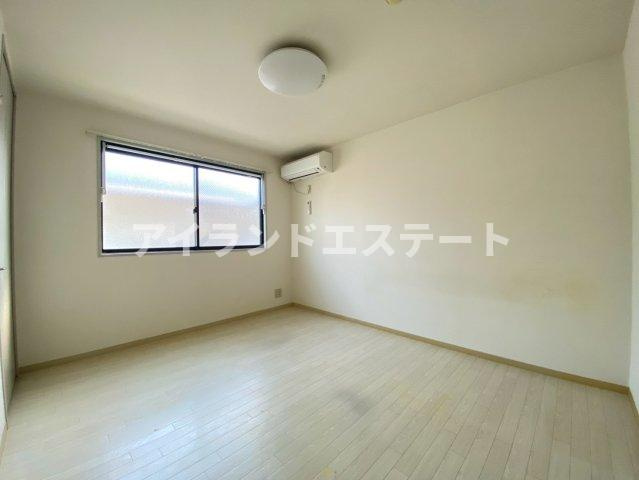 レヴィーユ　駅近　室内洗濯機置場　バストイレ別の居間・リビング