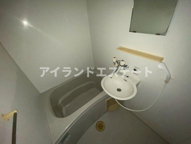 レヴィーユ　駅近　室内洗濯機置場　バストイレ別の浴室