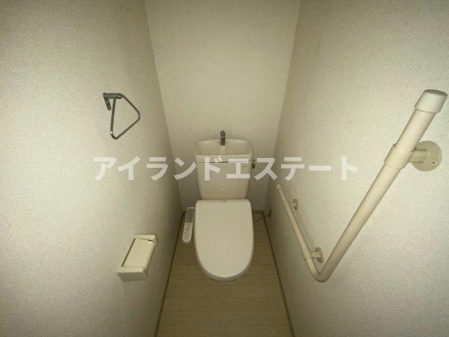 レヴィーユ　駅近　室内洗濯機置場　バストイレ別のトイレ