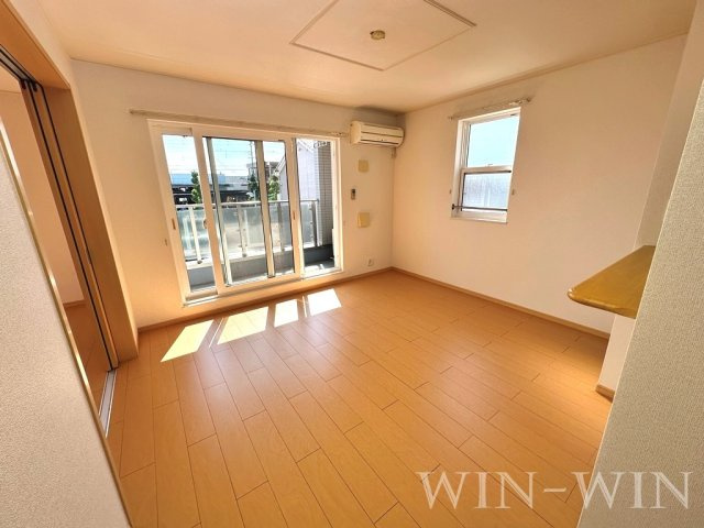 ライラック Bの居間・リビング|イメージ（同建物内別部屋の写真です）