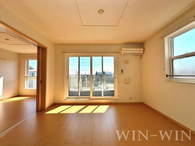 ライラック Bの居間・リビング|イメージ（同建物内別部屋の写真です）