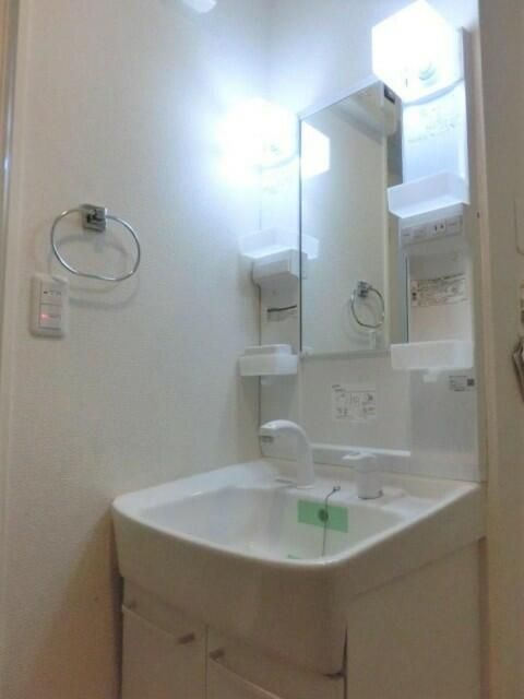 リーフの洗面所|☆スペシャリストなプロ賃貸師が接客対応させていただきます☆