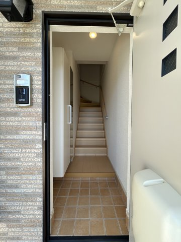 シュッド　ボワ　Ａの玄関