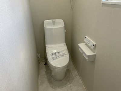 【トイレ】 | 天童市久野本【新築建売】リリーフA棟 | 節水タイプのトイレは水道代の節約に繋がります。