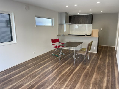 【居間・リビング】 | 天童市久野本【新築建売】リリーフA棟 | リビングは広々です。家族の団欒の場として家庭を包みます。