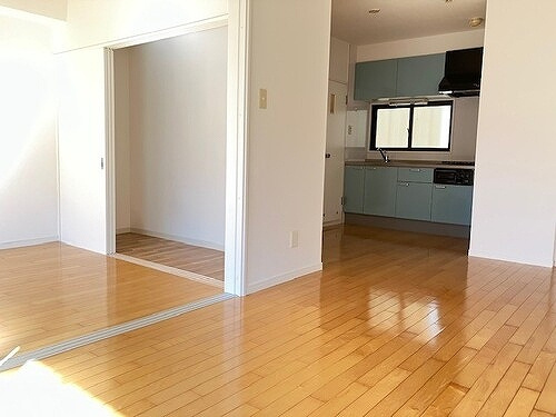 ニューライフ新宿参番館の居間・リビング|リビングダイニング　※2023年10月撮影