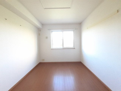 【内装】 | クリアネスＣ | 明るい室内です