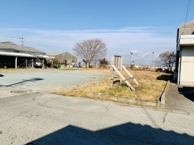大川市大字下青木の倉庫の駐車場