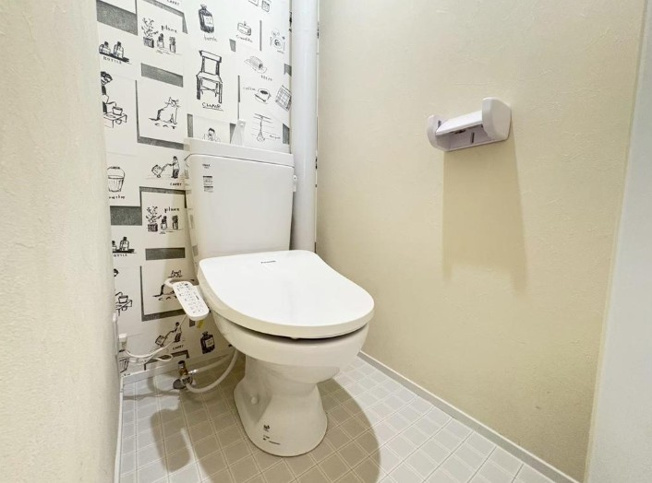 【トイレ】 | コスモハイツ小阪　★角部屋・リノベーション | 温水洗浄便座付き！