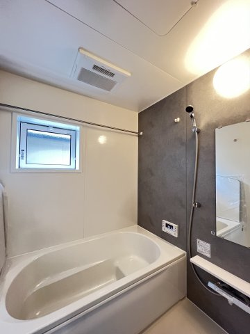 桜井市大福 １号棟 の浴室|のびのび入浴できるバスルーム