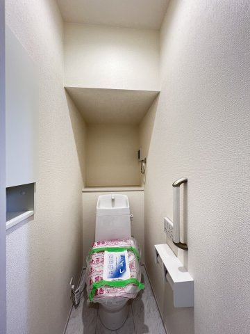 桜井市大福 １号棟 のトイレ|温水洗浄便座付きトイレ