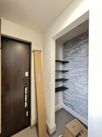 桜井市大福 １号棟 の玄関|内玄関　土間収納付き