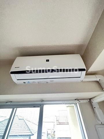 オズレジデンス尼崎の居間・リビング