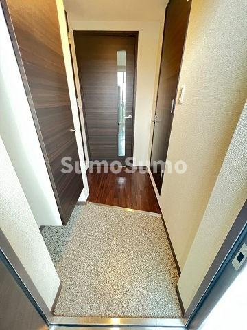 オズレジデンス尼崎の玄関