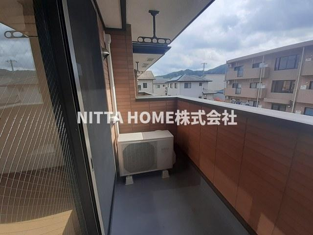 グリーン・コートⅠのバルコニー|明るいバルコニーもありますよ♪