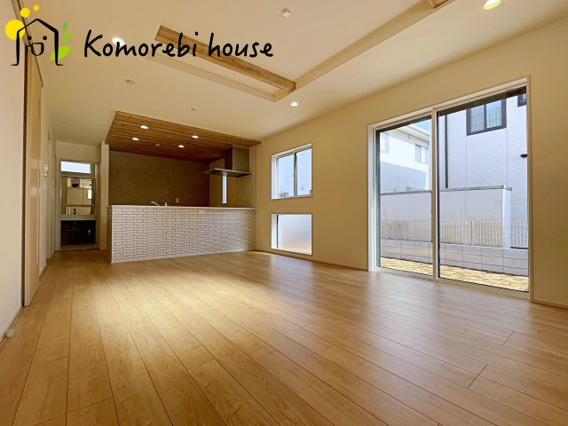 蓮田市椿山2丁目　6期　新築一戸建て　ブルーミングガーデン　01の居間・リビング|26.3.5撮影済み