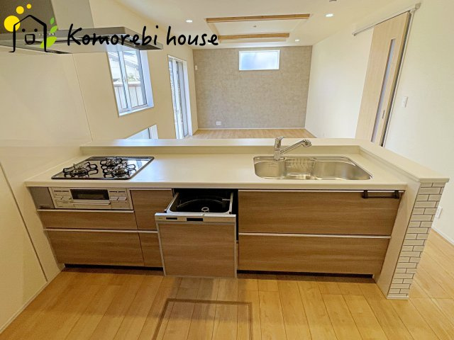 蓮田市椿山2丁目　6期　新築一戸建て　ブルーミングガーデン　01のキッチン|26.3.5撮影済み