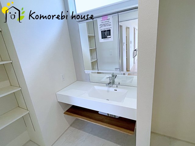 蓮田市椿山2丁目　6期　新築一戸建て　ブルーミングガーデン　01の独立洗面台|26.3.5撮影済み