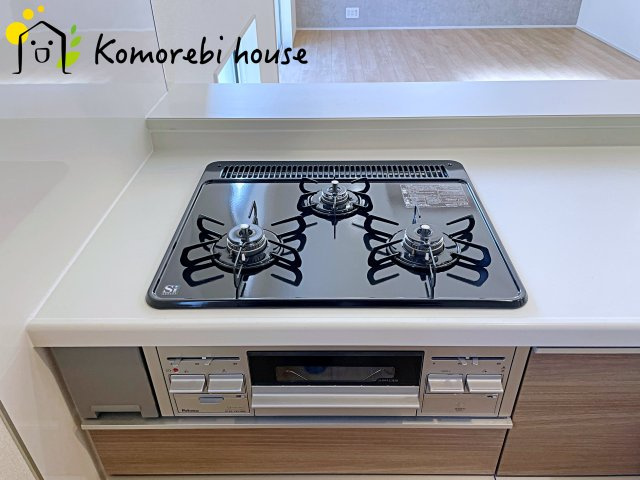 蓮田市椿山2丁目　6期　新築一戸建て　ブルーミングガーデン　01のキッチン|26.3.5撮影済み