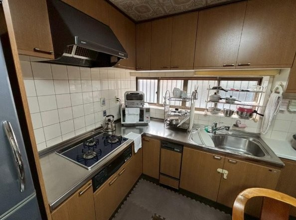 千石東町　中古一戸建てのキッチン|システムキッチン
■物件内覧・資金計画相談・住宅ローン相談、リフォーム相談、お問合せ受付中■
※当日・翌日のご内覧、ご相談はお電話でのお問合せがスムーズです！