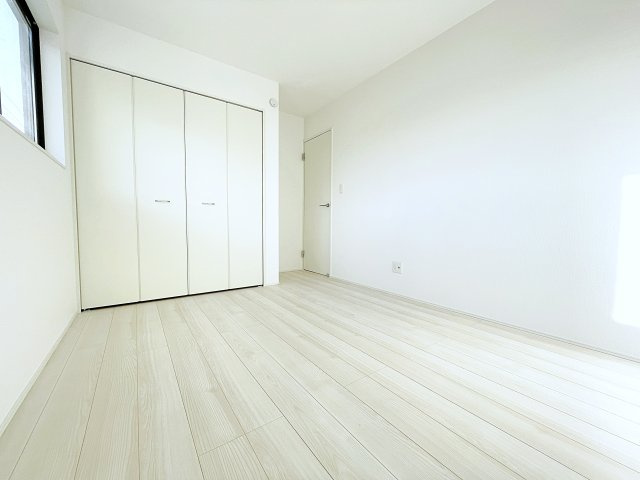 新築戸建・新築建売　郡山市横塚五丁目【ZEH水準住宅】芳賀小・郡山四中の洋室|6帖の洋室　シンプルなので色々なテイストのインテリアも合いそうですね！