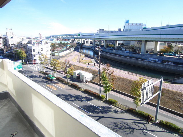 第二アルレ堀之内の展望|バルコニーからは川が臨めます♪