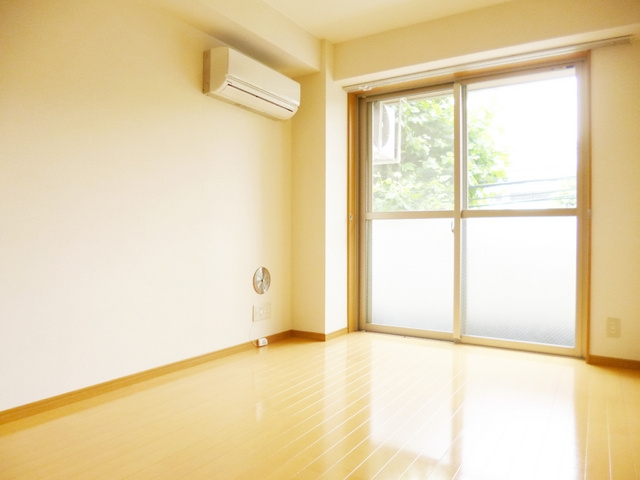 第二アルレ堀之内の居間・リビング|家具の配置を考えるのが楽しみですね☆