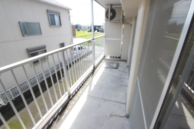 グランドステータス楠のバルコニー|バルコニーからの眺めを楽しみながら食事をしませんか