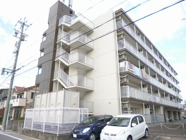 グランドステータス楠の駐車場|駐車場完備です