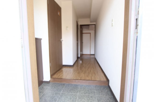 グランドステータス楠の玄関|シンプルで使いやすい玄関です