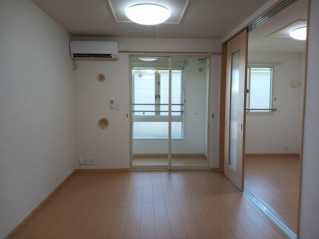 ノ－ス・エッセ　Ⅱの居間・リビング