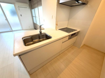 【キッチン】 | バイオレットガーデンA | キッチンでお料理をお楽しみください