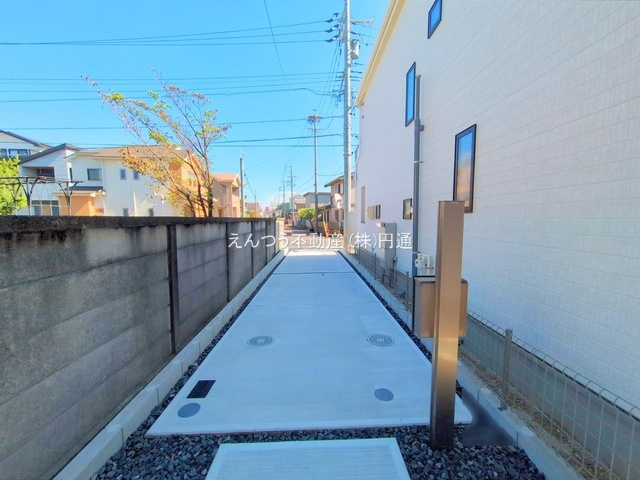 ハートフルタウン妙慶町2期の前面道路含む現地写真