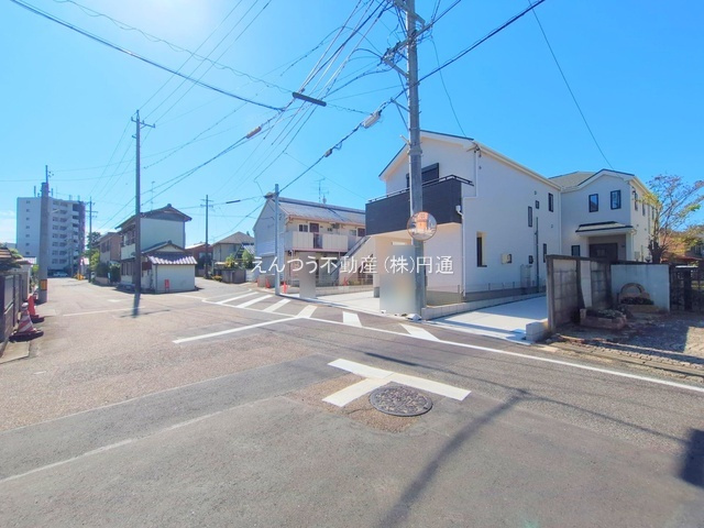 ハートフルタウン妙慶町2期の前面道路含む現地写真