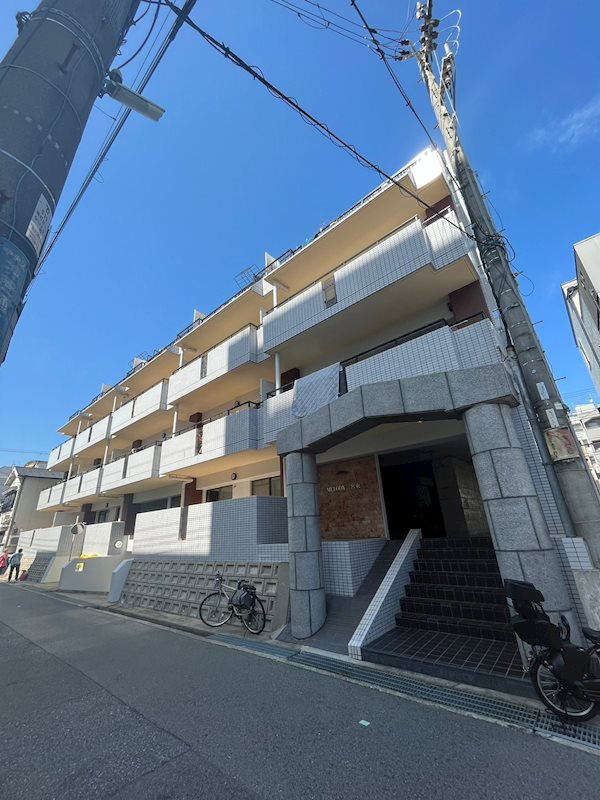メロディ三宮東の外観