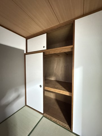 メロディ三宮東の収納