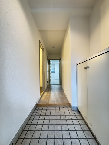 メロディ三宮東の玄関