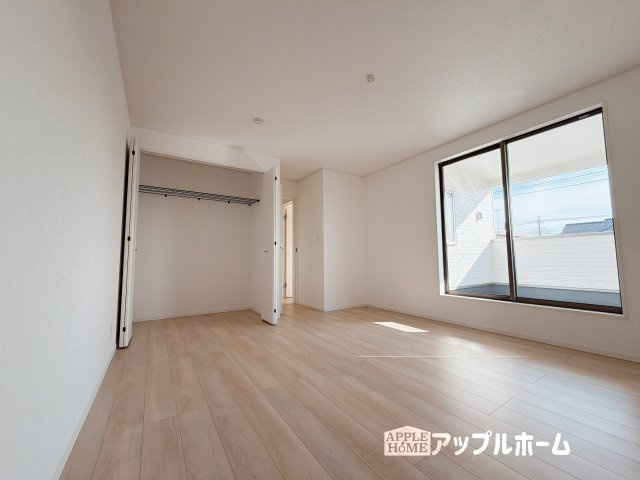 【新築戸建】熊谷市江南中央 第3 全1棟の洋室|２階居室は全室収納あり！たっぷりある収納活用でお部屋もキレイを保てます♪