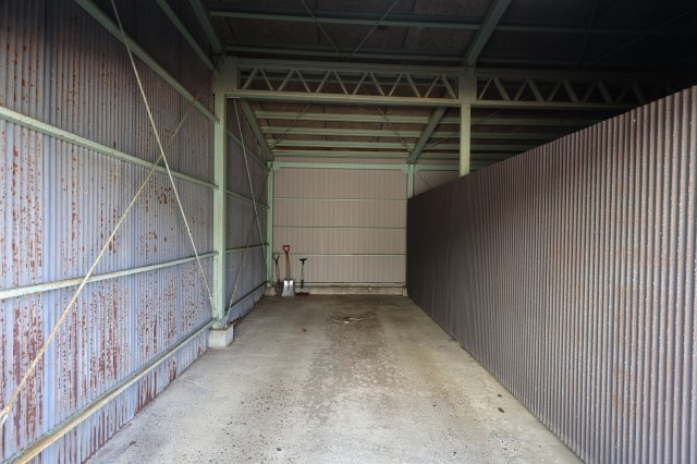 学校町１丁目長谷川駐車場＆車庫