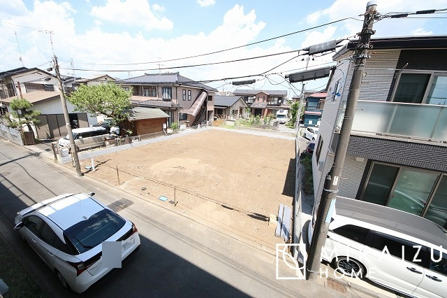 【前面道路含む現地写真】 | 陽の光をたっぷりと浴びながら気持ち良く生活が出来ます。夢のマイホーム、夢ではなく実現出来ます！見学・ご相談等、お気軽にご連絡下さい。