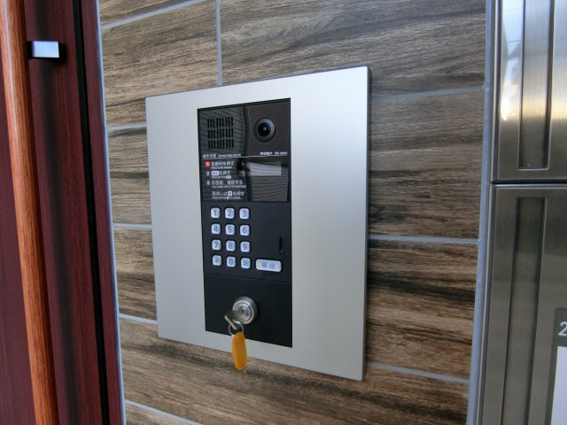 アヴェニール千里丘東のエントランス