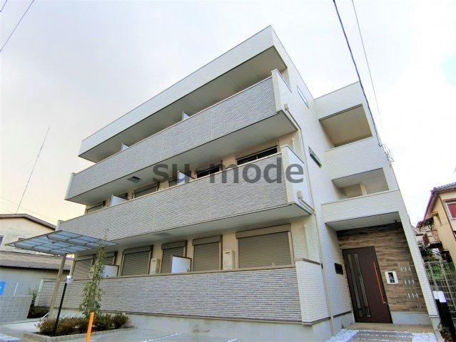 アヴェニール千里丘東の外観