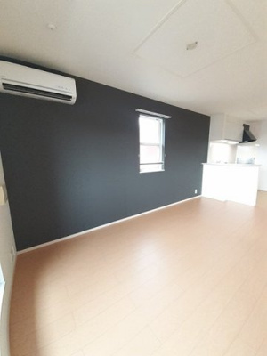 【居間・リビング】 | ドミールたかくらⅢ・Ａ | ゆったり過ごせる居間です