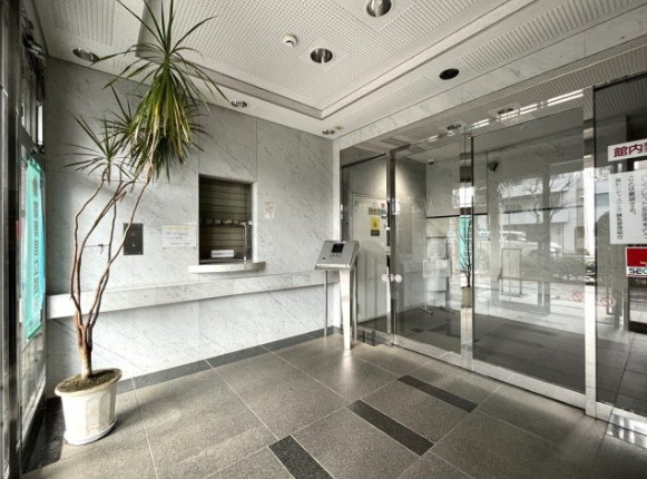 練馬区練馬３丁目の賃貸マンションのエントランス