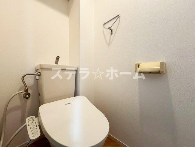 四季彩都けやき館のトイレ|落ち着いた色調のトイレです