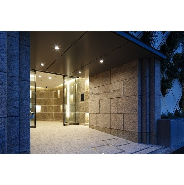 ザ・パークハビオＳＯＨＯ南青山のエントランス|2023年11月撮影