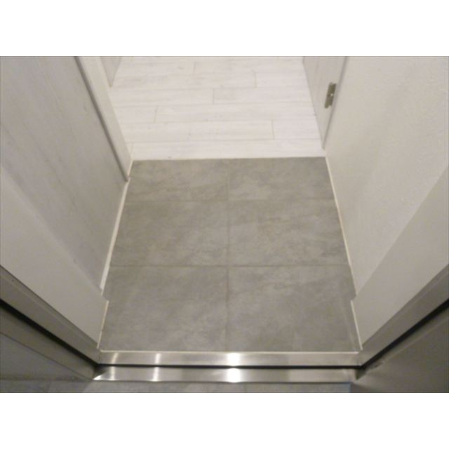 ＬＥＧＡＬＡＮＤ都立大学Ⅱの玄関|きれいな玄関です