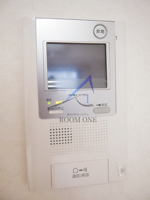 ルーブル川崎中丸子のセキュリティ|モニター付きインターホンです。